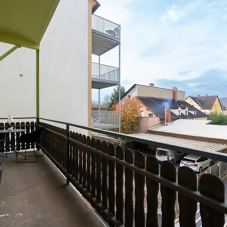 Chic In Leoben - Balcony & Easy Access Apartment