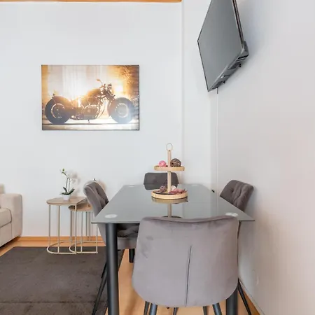 Chic In - Balcony & Easy Access