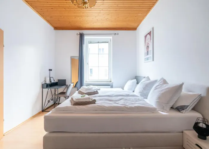 Apartment Chic In - Balcony & Easy Access *