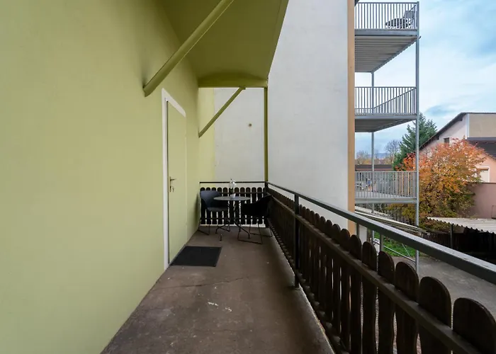 Chic In - Balcony & Easy Access